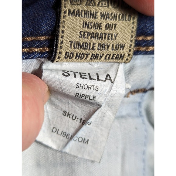 DL1961 Stella Distressed Denim Short in the Color Ripple Size 24 - Picture 7 of 7